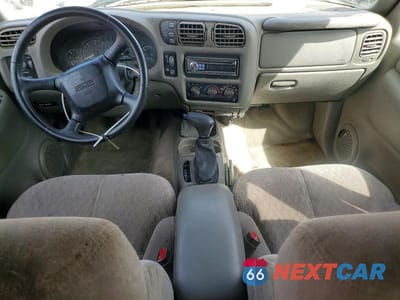 Zdjęcie 8 z 12 samochodu: 2000 GMC JIMMY / ENVOY VIN:1GKDT13W2Y2334260 - miniatura