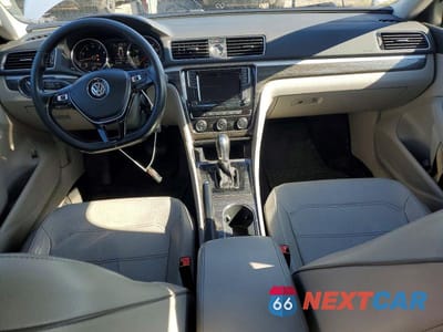 Zdjęcie 8 z 12 samochodu: 2016 VOLKSWAGEN PASSAT SE VIN:1VWBS7A36GC032915 - miniatura