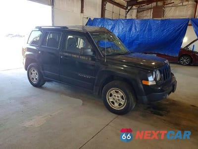 Czwarte zdjęcie samochodu z boku: 2016 JEEP PATRIOT SPORT VIN:1C4NJRBB5GD654422 - miniatura