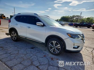 Czwarte zdjęcie samochodu z boku: 2017 NISSAN ROGUE VIN:5N1AT2MV4HC893938 - miniatura