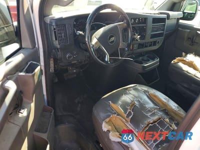 Zdjęcie 8 z 12 samochodu: 2016 CHEVROLET EXPRESS 2500 CARGO DELIVERY VAN VIN:1GCWGBFF1G1209684 - miniatura