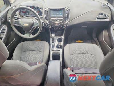 Zdjęcie 8 z 12 samochodu: 2017 CHEVROLET CRUZE LS VIN:1G1BC5SMXH7217628 - miniatura