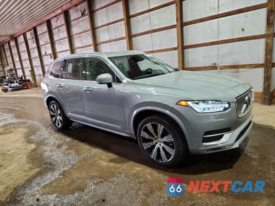 Czwarte zdjęcie samochodu z boku: 2024 VOLVO XC90 PLUS VIN:YV4L12PE6R1219914 - miniatura