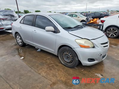 Czwarte zdjęcie samochodu z boku: 2007 TOYOTA YARIS VIN:JTDBT923X71021180 - miniatura