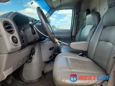 Zdjęcie 7 z 13 samochodu: 2011 FORD ECONOLINE E450 SUPER DUTY CUTAWAY VAN VIN:1FDXE4FS8BDA96693 - miniatura