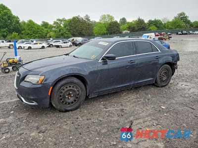 2017 CHRYSLER 300 LIMITED 2C3CCAAG3HH577655 - główne zdjęcie licytacji z USA - miniatura
