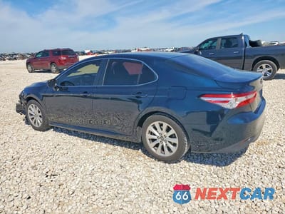 Drugie zdjęcie samochodu z przodu: 2018 TOYOTA CAMRY LE VIN:4T1B11HK0JU514339 - miniatura