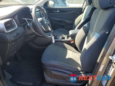 Zdjęcie 7 z 13 samochodu: 2019 KIA SORENTO LX VIN:5XYPG4A39KG557237 - miniatura