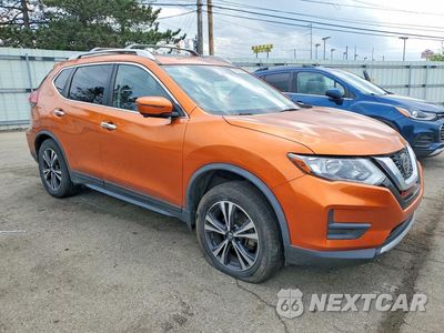 Czwarte zdjęcie samochodu z boku: 2019 NISSAN ROGUE SV VIN:JN8AT2MV6KW376638 - miniatura