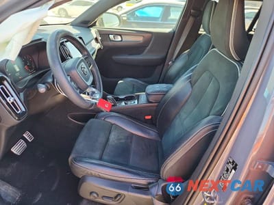 Zdjęcie 7 z 12 samochodu: 2020 VOLVO XC40 T5 R-DESIGN VIN:YV4162UM5L2183882 - miniatura