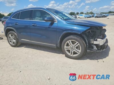 Czwarte zdjęcie samochodu z boku: 2023 MERCEDES-BENZ GLA 250 VIN:W1N4N4GB7PJ417355 - miniatura