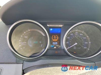 Zdjęcie 9 z 12 samochodu: 2013 HYUNDAI SONATA HYBRID VIN:KMHEC4A48DA078995 - miniatura