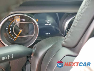 Zdjęcie 9 z 13 samochodu: 2023 JEEP WRANGLER SPORT VIN:1C4HJXAG8PW558660 - miniatura