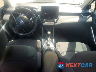 Zdjęcie 8 z 14 samochodu: 2024 TOYOTA COROLLA CROSS LE VIN:7MUCAAAG8RV079364 - miniatura