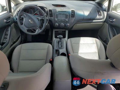 Zdjęcie 8 z 11 samochodu: 2016 KIA FORTE LX VIN:KNAFX4A6XG5550767 - miniatura