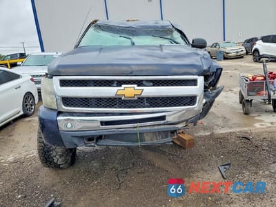 Piąte zdjęcie samochodu w środku: 2011 CHEVROLET SILVERADO K1500 VIN:1GCNKPEA8BZ175430 - miniatura