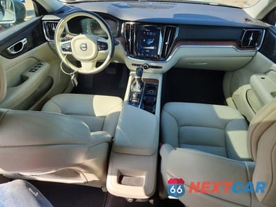 Zdjęcie 8 z 12 samochodu: 2020 VOLVO S60 T5 MOMENTUM VIN:7JR102FK4LG048221 - miniatura
