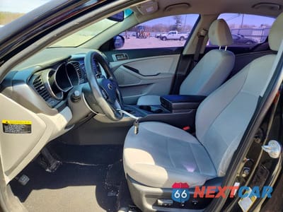 Zdjęcie 7 z 11 samochodu: 2012 KIA OPTIMA LX VIN:KNAGM4A72C5292521 - miniatura