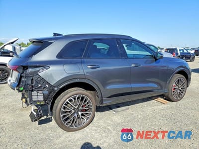 Trzecie zdjęcie samochodu z tyłu: 2025 AUDI SQ5 PREMIUM PLUS VIN:WA125AGU0S2018394 - miniatura