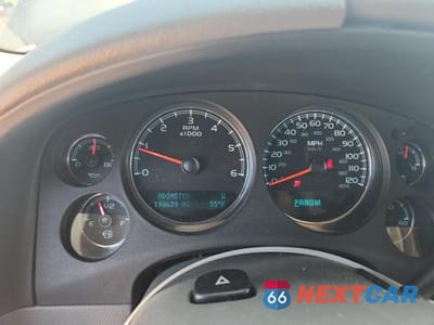 Zdjęcie 9 z 13 samochodu: 2011 CHEVROLET SUBURBAN C1500 LT VIN:1GNSCJE0XBR111112 - miniatura