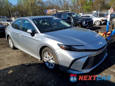 Czwarte zdjęcie samochodu z boku: 2025 TOYOTA CAMRY LE HYBRID VIN:4T1DAACK1SU595790 - miniatura