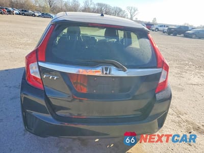 Zdjęcie 6 z 12 samochodu: 2016 HONDA FIT EX VIN:JHMGK5H77GX024755 - miniatura