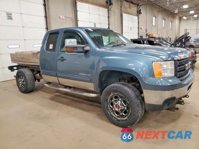 Czwarte zdjęcie samochodu z boku: 2012 GMC SIERRA K2500 SLE VIN:1GT220EG6CZ119891 - miniatura