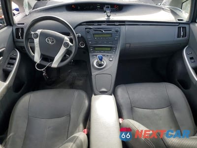 Zdjęcie 8 z 12 samochodu: 2011 TOYOTA PRIUS THREE VIN:JTDKN3DU9B0248422 - miniatura