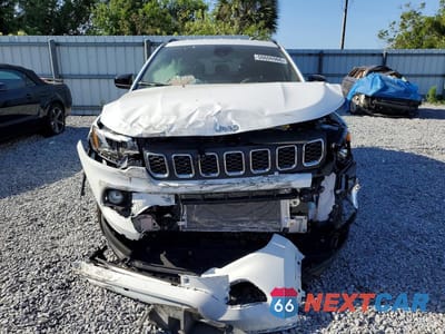 Piąte zdjęcie samochodu w środku: 2026 JEEP COMPASS LATITUDE VIN:3C4NJDBN0TT190005 - miniatura