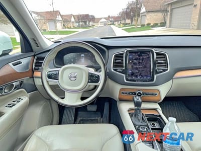 Zdjęcie 9 z 10 samochodu: 2016 VOLVO XC90 T6 VIN:YV4A22PKXG1042940 - miniatura