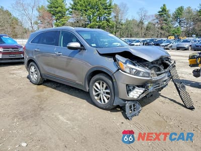 Czwarte zdjęcie samochodu z boku: 2016 KIA SORENTO LX V6 VIN:5XYPGDA52GG111116 - miniatura