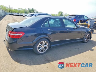 Trzecie zdjęcie samochodu z tyłu: 2013 MERCEDES-BENZ E 350 4MATIC VIN:WDDHF8JB8DA733354 - miniatura