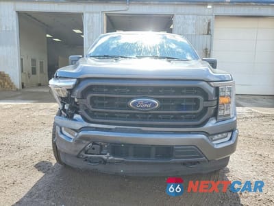 Piąte zdjęcie samochodu w środku: 2023 FORD F150 SUPERCREW VIN:1FTFW1ED0PFC75451 - miniatura