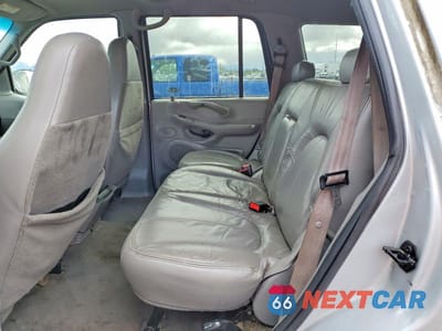 Zdjęcie 11 z 13 samochodu: 2002 FORD EXPEDITION XLT VIN:1FMPU16LX2LA67597 - miniatura