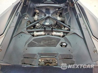 Zdjęcie 11 z 12 samochodu: 2019 LAMBORGHINI AVENTADOR S VIN:ZHWUV4ZD2KLA08113 - miniatura
