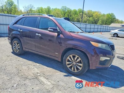 Czwarte zdjęcie samochodu z boku: 2011 KIA SORENTO SX VIN:5XYKWDA28BG145105 - miniatura