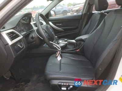 Zdjęcie 7 z 12 samochodu: 2017 BMW 320 I VIN:WBA8E1G30HNU16331 - miniatura