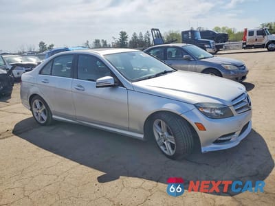 Czwarte zdjęcie samochodu z boku: 2011 MERCEDES-BENZ C 300 4MATIC VIN:WDDGF8BB1BR148348 - miniatura