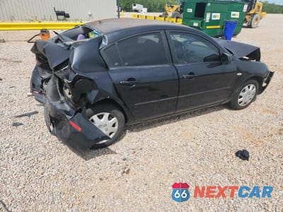 Trzecie zdjęcie samochodu z tyłu: 2004 MAZDA 3 I VIN:JM1BK12F441126825 - miniatura