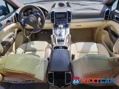 Zdjęcie 8 z 12 samochodu: 2013 PORSCHE CAYENNE S VIN:WP1AB2A2XDLA81439 - miniatura
