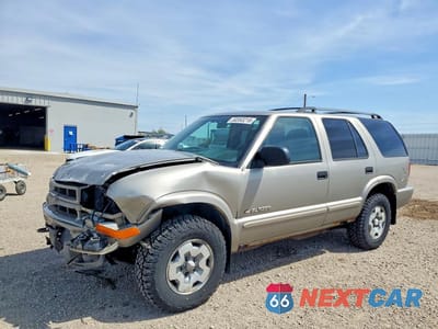 2004 CHEV BLAZER 1GNDT13X74K137171 - główne zdjęcie licytacji z USA - miniatura