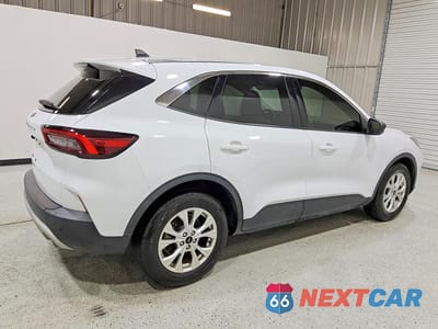 Trzecie zdjęcie samochodu z tyłu: 2023 FORD ESCAPE ACTIVE VIN:1FMCU0GN6PUA31836 - miniatura