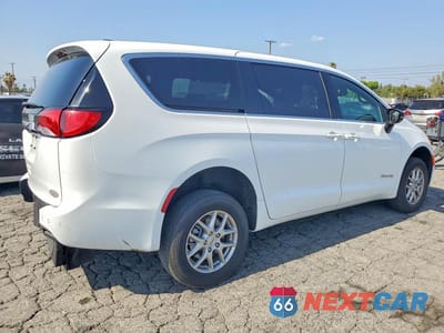 Trzecie zdjęcie samochodu z tyłu: 2025 CHRYSLER VOYAGER LX VIN:2C4RC1CG1SR566786 - miniatura