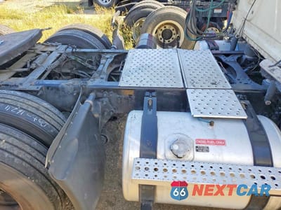 Zdjęcie 6 z 10 samochodu: 2019 FREIGHTLINER CASCADIA 1 - SEMI TRUCK VIN:3AKJHLDR4KSKH2892 - miniatura
