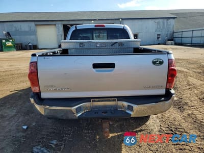 Zdjęcie 6 z 11 samochodu: 2005 TOYOTA TACOMA ACCESS CAB VIN:5TEUU42N05Z050054 - miniatura