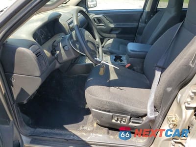 Zdjęcie 7 z 13 samochodu: 2004 JEEP GRAND CHEROKEE LAREDO VIN:1J4GW48S94C269140 - miniatura