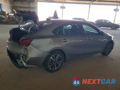 Trzecie zdjęcie samochodu z tyłu: 2024 KIA FORTE LXS VIN:3KPF24AD2RE724726 - miniatura