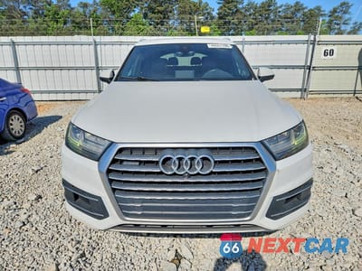 Piąte zdjęcie samochodu w środku: 2019 AUDI Q7 PREMIUM PLUS VIN:WA1LHAF73KD026937 - miniatura