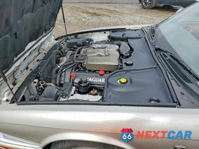 Zdjęcie 11 z 12 samochodu: 1999 JAGUAR XJR VIN:SAJPX1847XC854663 - miniatura