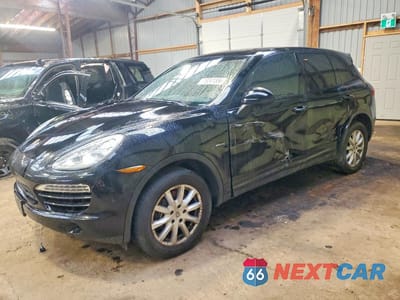 2013 PORSCHE CAYENNE WP1AF2A25DLA40415 - główne zdjęcie licytacji z USA - miniatura